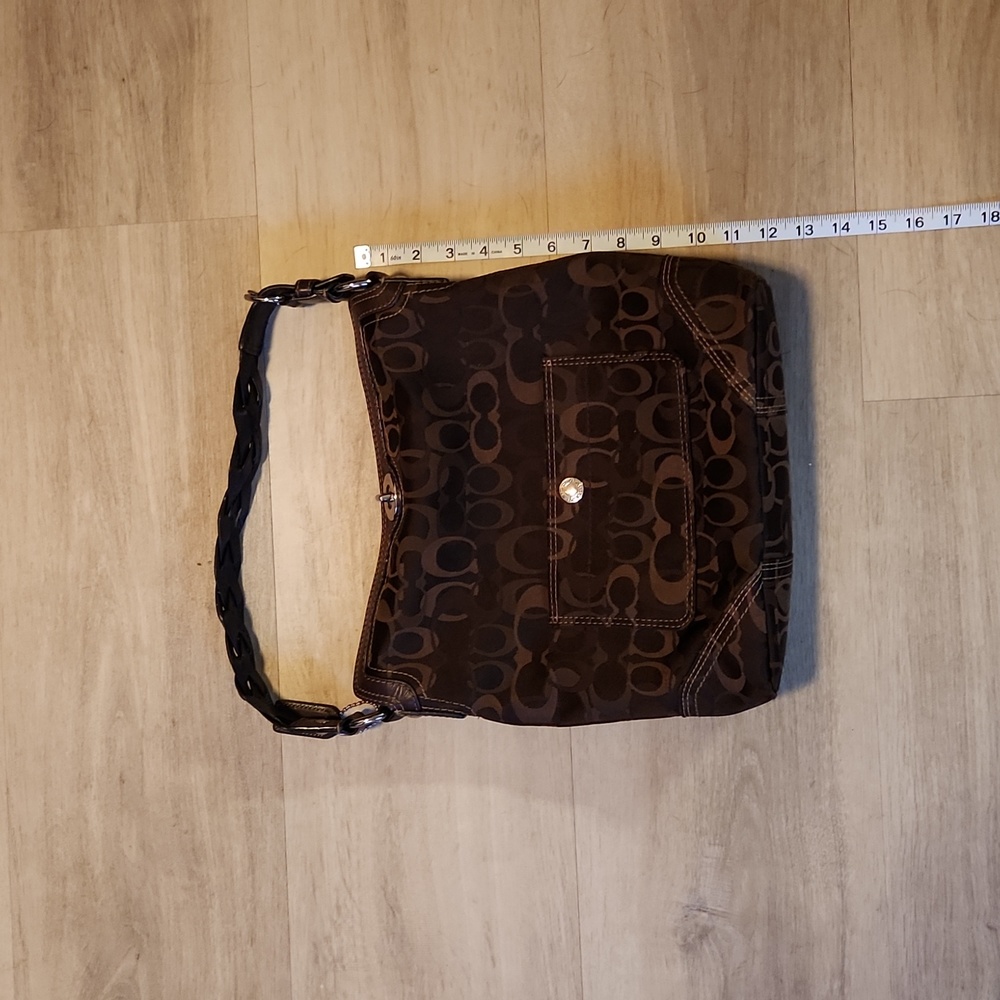 Coach Brown Signature Turn lock Sholder bag